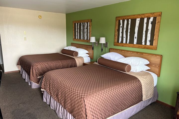 Room 33 of 60