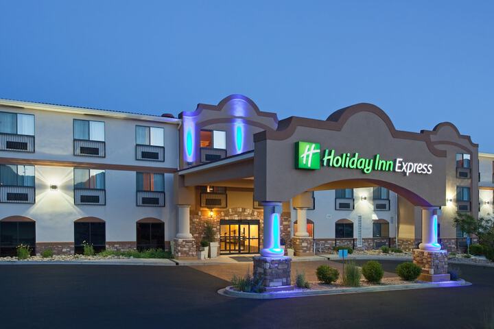 Holiday Inn Express & Suites Moab by IHG