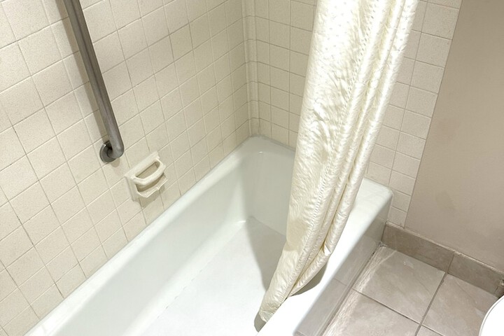 Room 121 of 163