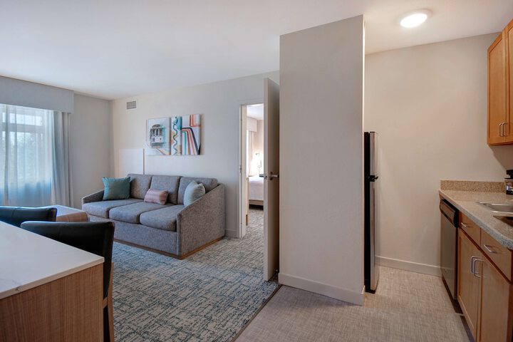 Room 33 of 61