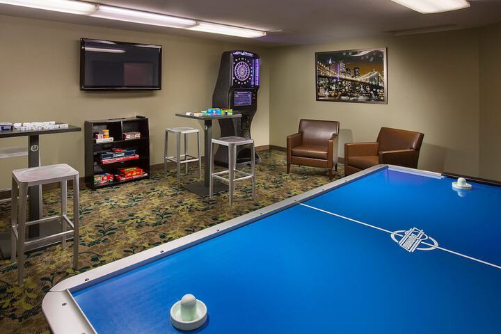 Room 11 of 17