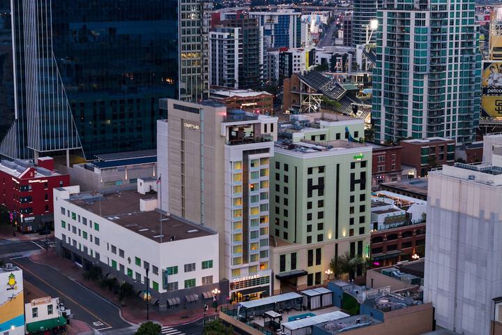 Hotel 4 of 50