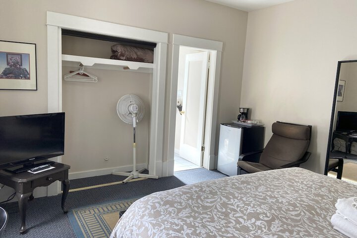 Room 34 of 43