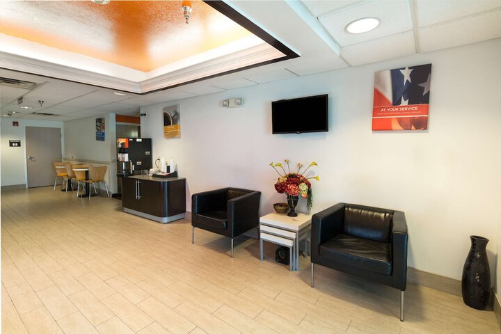 Hotel Interior 11 of 26