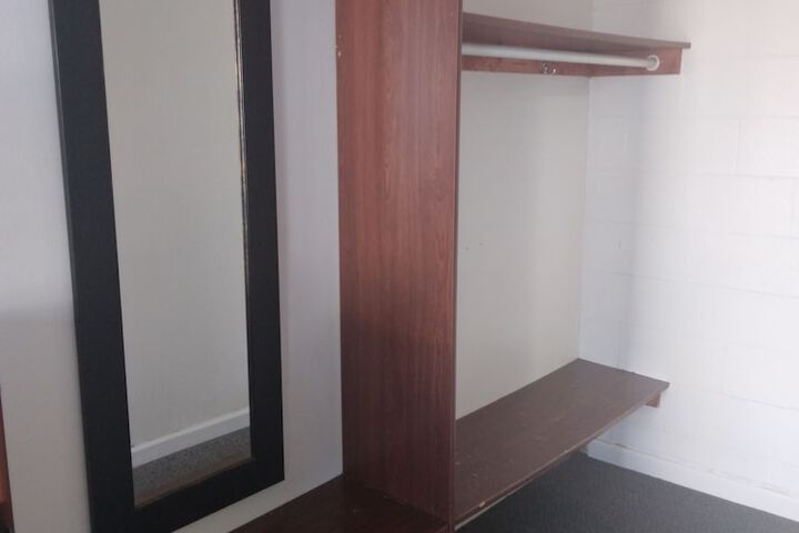 Room 9 of 15