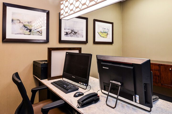 Business Center 53 of 56