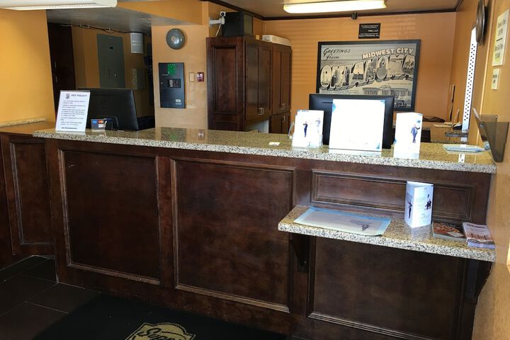 Super 8 by Wyndham Midwest City OK