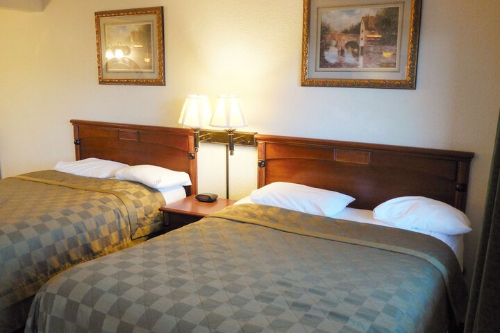 Room 10 of 22