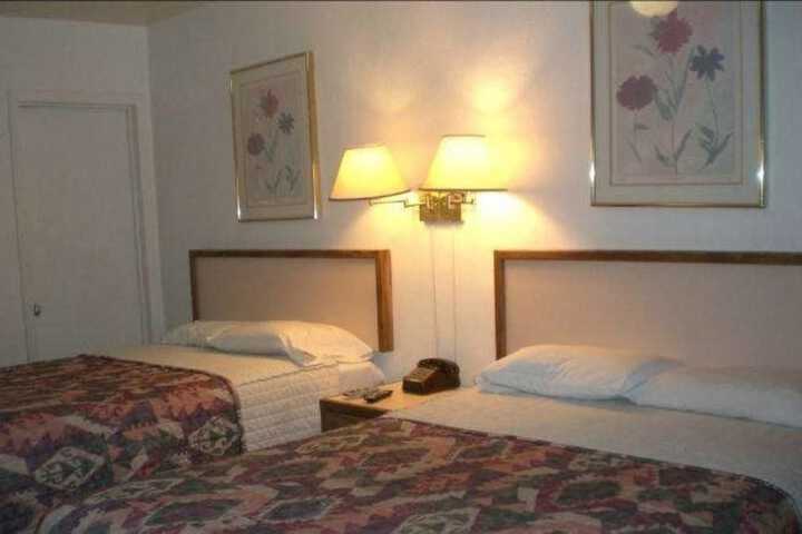 Room 33 of 37