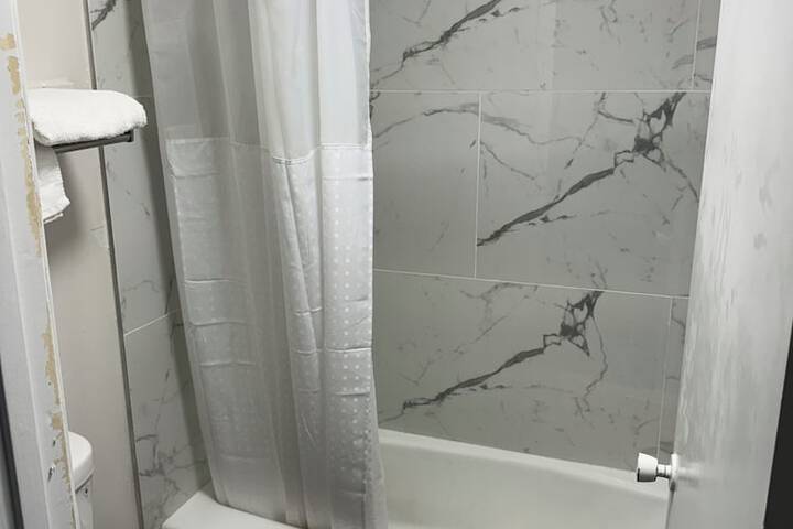 Room 5 of 7