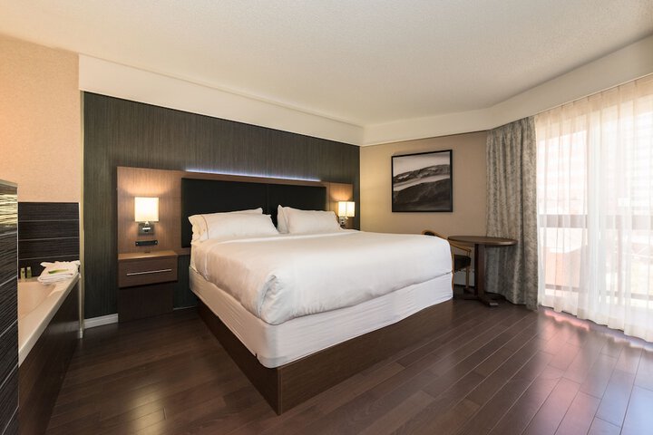 Room 42 of 75