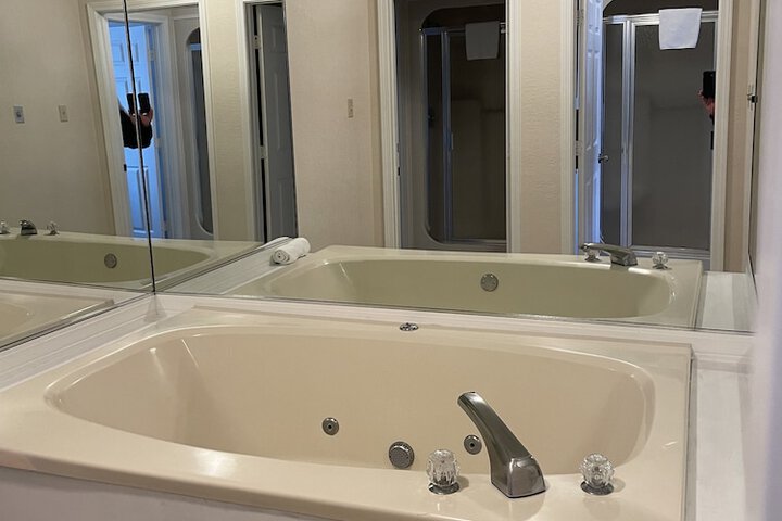 Crown Point Resort