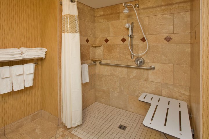 Hampton Inn & Suites Watertown
