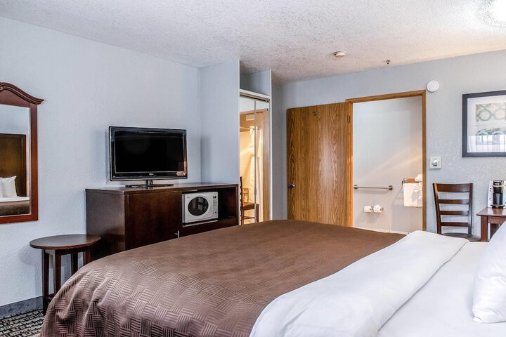 Clarion Hotel by Humboldt Bay