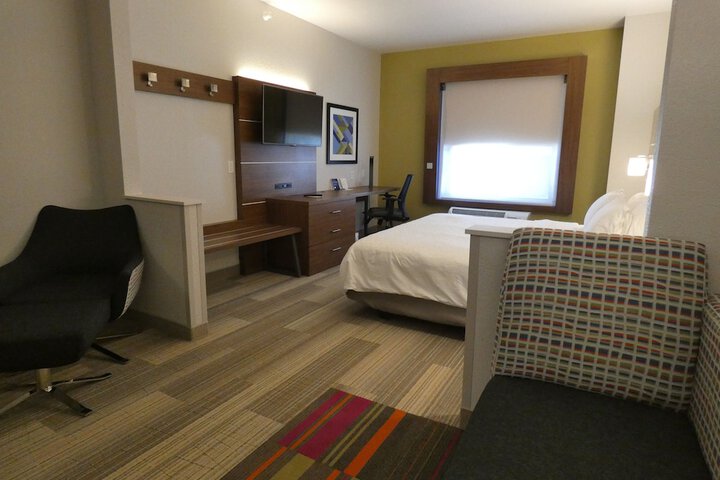 Room 35 of 49