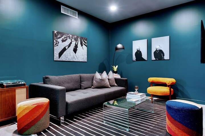 Room 18 of 32