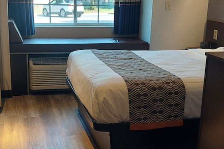 Room 46 of 65