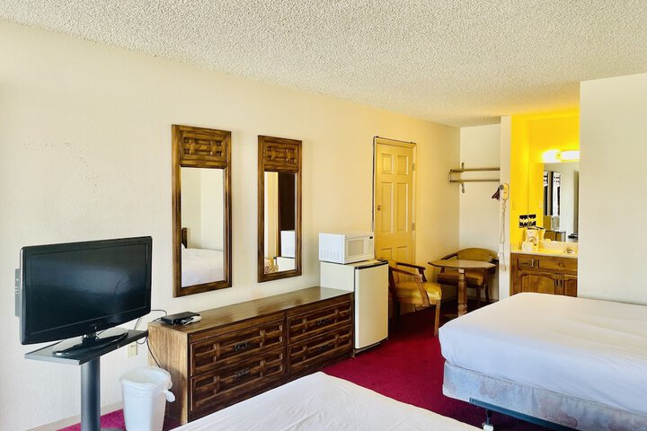 Room 11 of 24