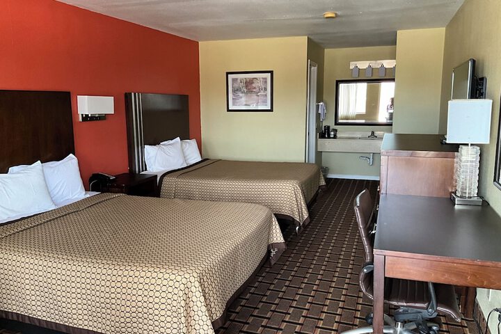 Executive Inn & Suites