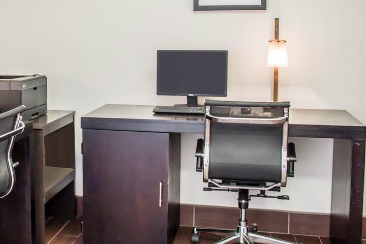 Business Center 41 of 42