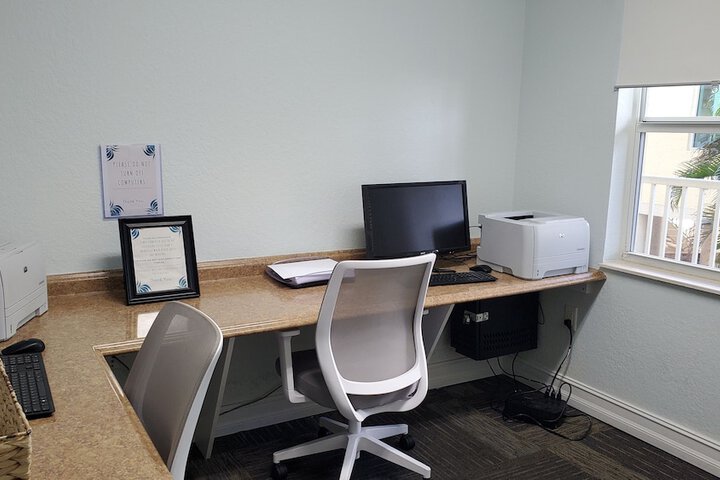 Business Center 34 of 36