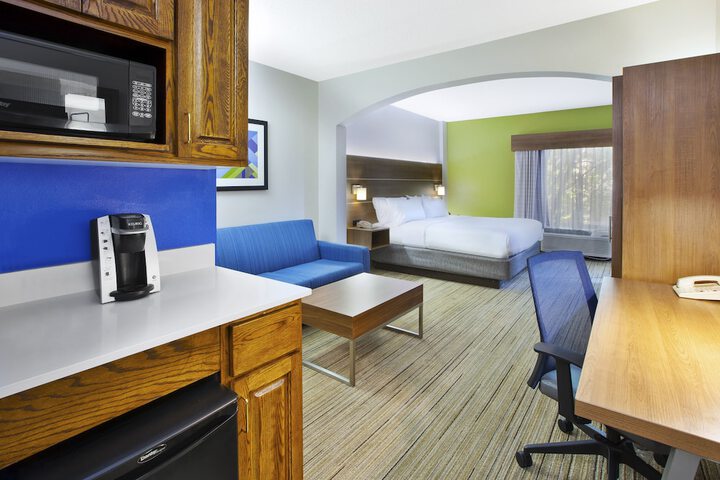 Holiday Inn Express & Suites Milford by IHG