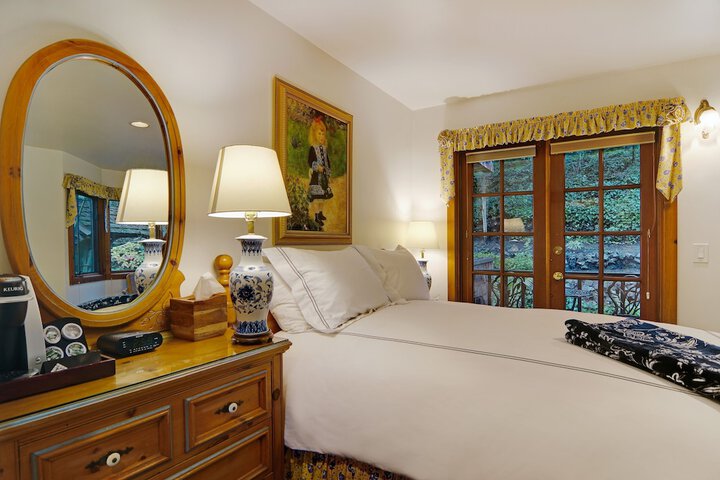 Room 27 of 72