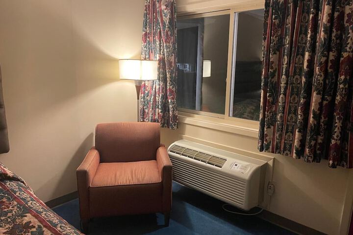 Room 6 of 22