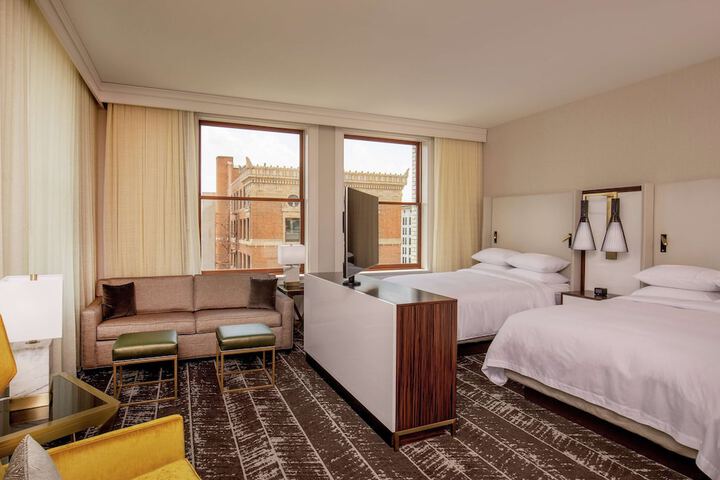 DoubleTree by Hilton Youngstown Downtown