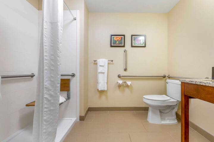 Room 9 of 47