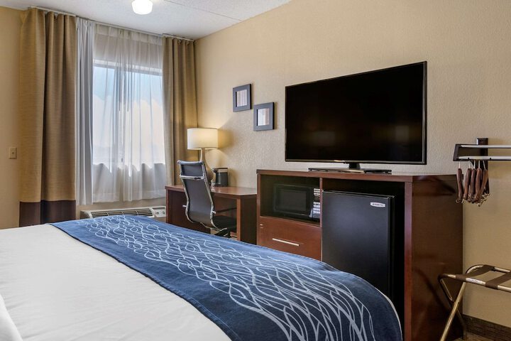 Room 9 of 32