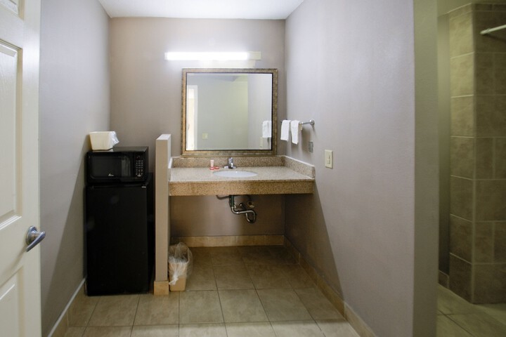 Room 15 of 41