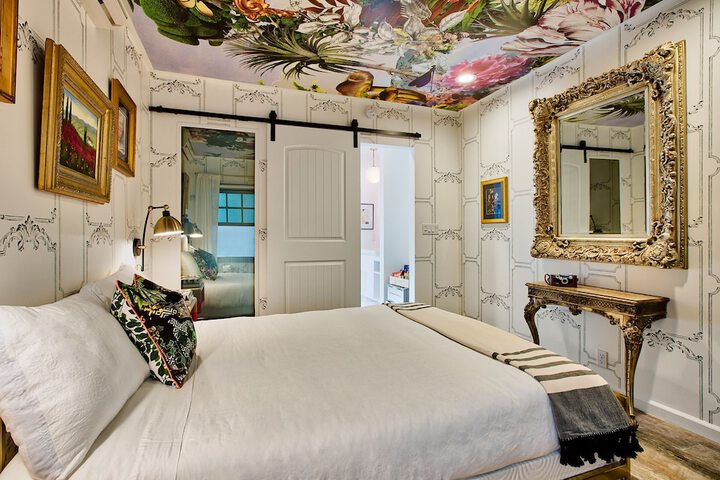Room 21 of 62