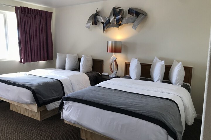Room 28 of 33