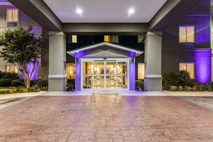 Hotel 3 of 28