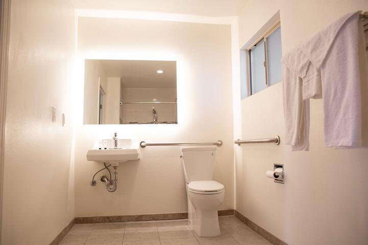 Room 25 of 51