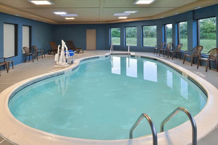 Pool 20 of 63