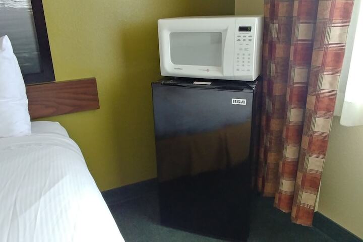 Room 16 of 83