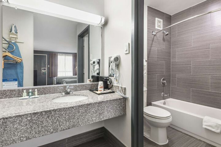 Room 12 of 29
