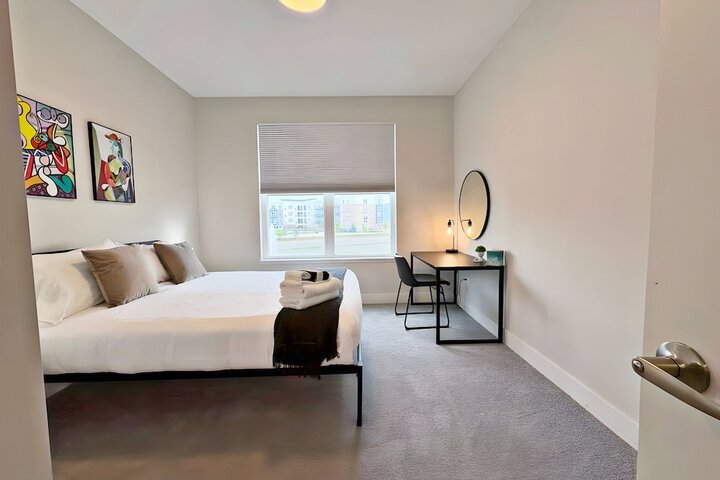 4BR Townhouse with Parking - WV rep 3