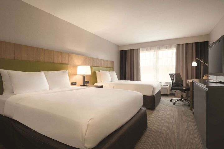Country Inn & Suites by Radisson Germantown, WI