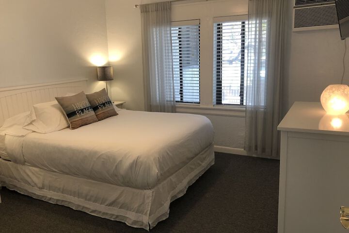 Room 27 of 61