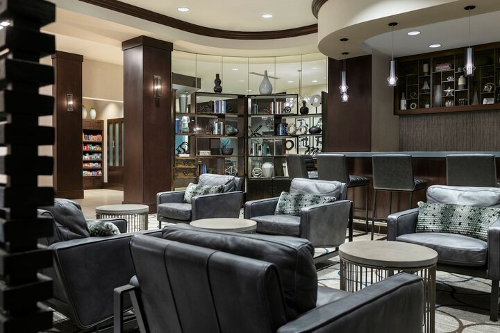 Lounge 61 of 63
