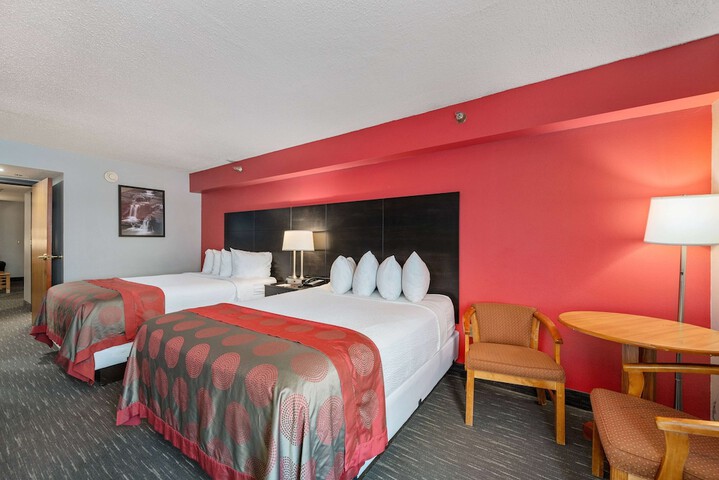Room 25 of 119