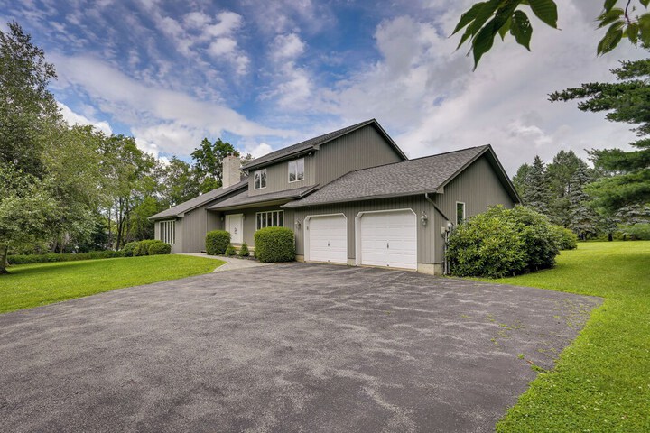 Warwick Vacation Rental w / Private Yard & Fire Pit