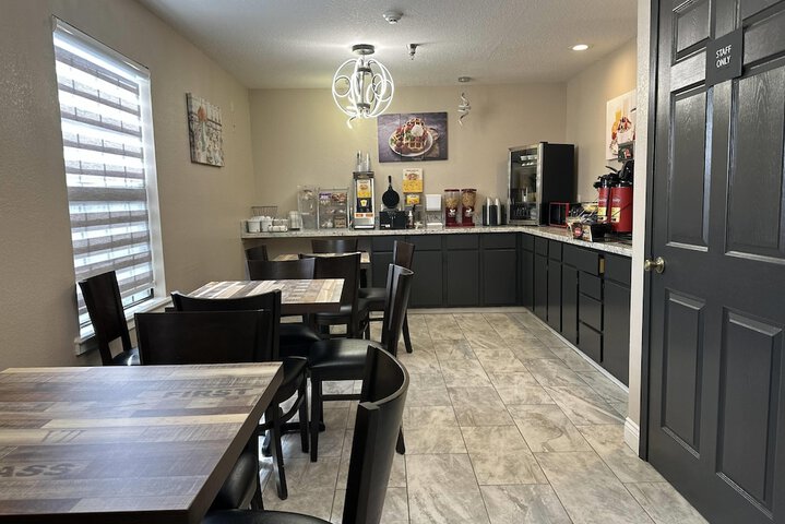 Super 8 by Wyndham Kinder / Coushatta near Casino