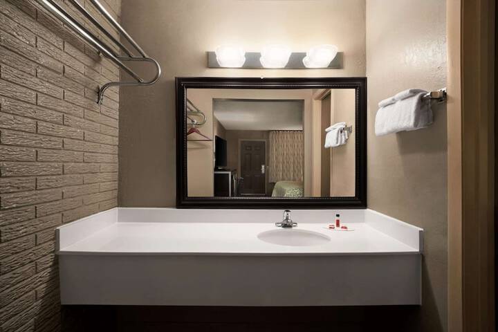 Room 19 of 31