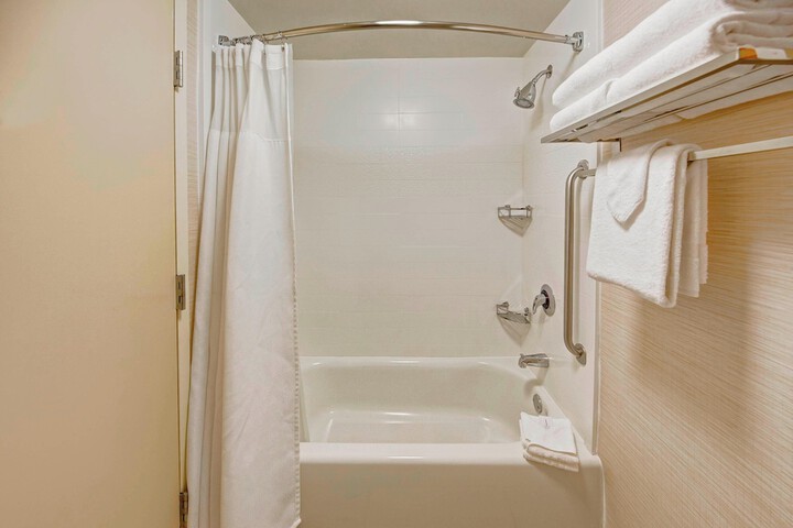 Room 13 of 28