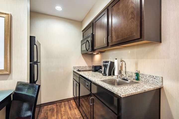 Homewood Suites by Hilton Oxnard / Camarillo