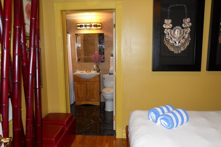 Room 53 of 91
